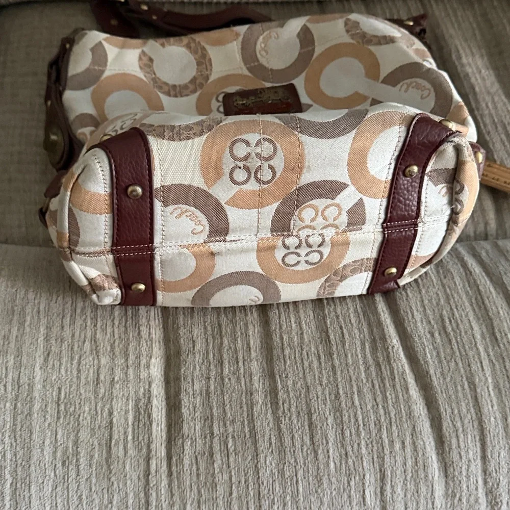 Coach Signature Canvas Shoulder Bag - Cream and Brown shoulder strap included - Picture 5 of 8